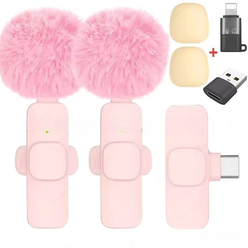 Kit complet comprenant deux micros lavalier Bluetooth , deux bonnettes anti-bruit, un adaptateur USB-C et un adaptateur Lightning pour smartphone.